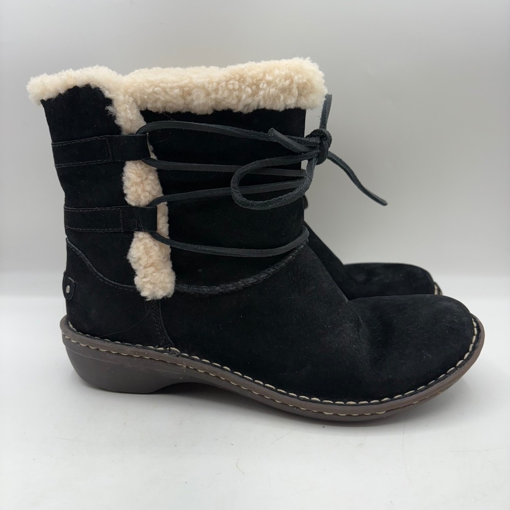 UGG Caspia Black Suede Shearling Lined Lace Up Ankle Boots Women's Size 9‎